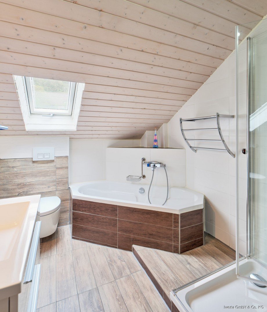 Badezimmer DG Zweifamilienhaus Knittlingen