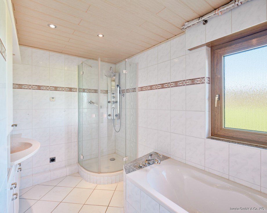 Badezimmer Reihenendhaus Schorndorf-Weiler