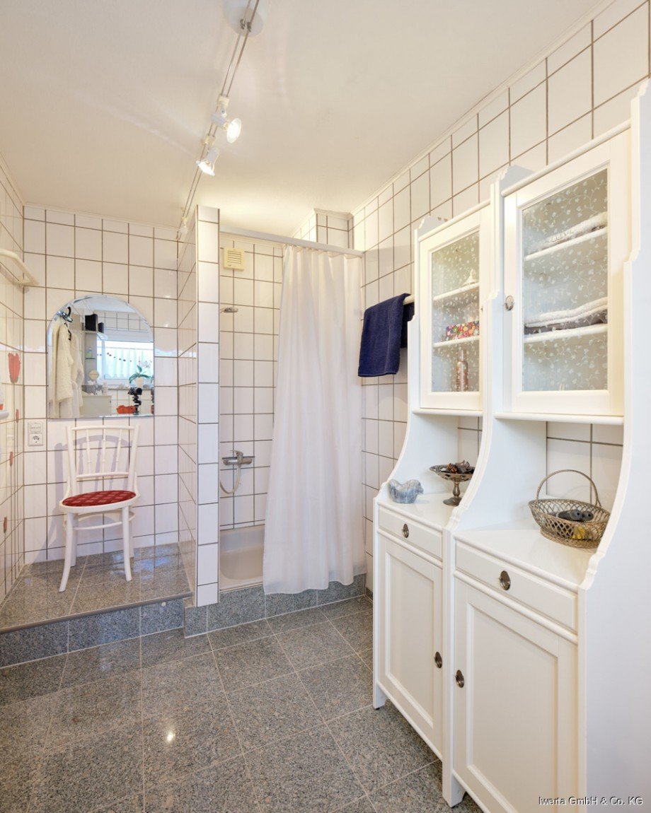 Badezimmer UG Zweifamilienhaus Alth�tte