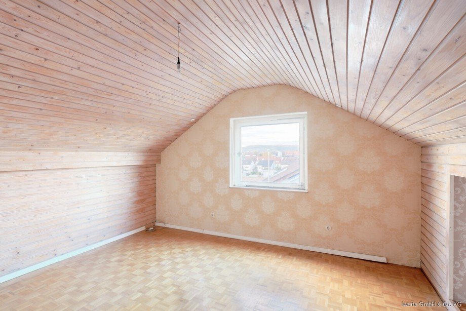 Zimmer DG Zweifamilienhaus Sersheim
