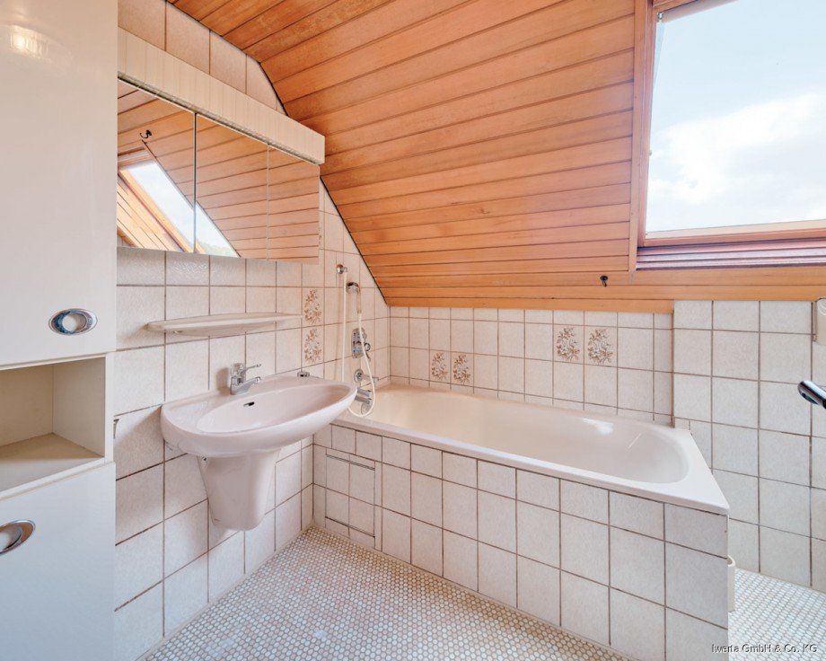 Bad DG Zweifamilienhaus Rudersberg / Schlechtbach