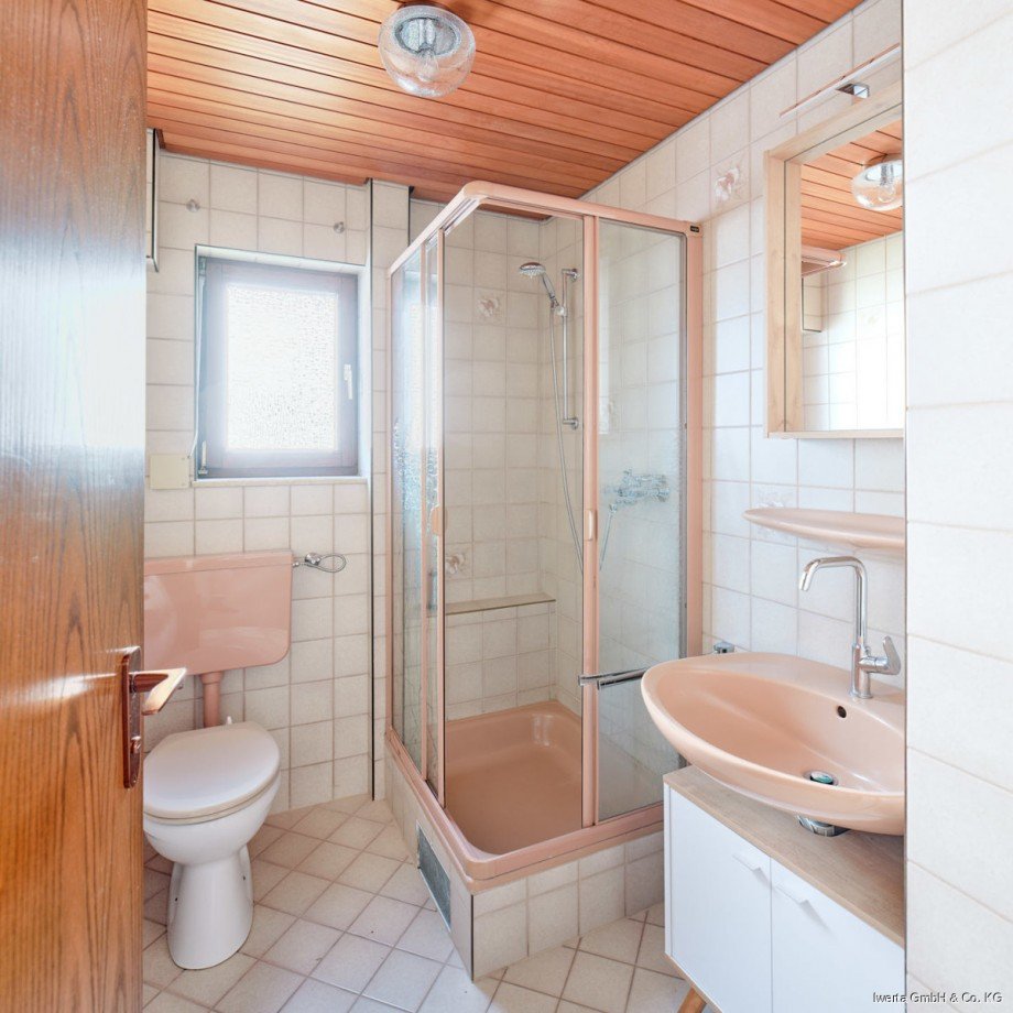 Badezimmer EG Zweifamilienhaus Pl�derhausen