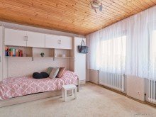 Kinderzimmer OG Sch�nes, gro�es Familienhaus - wie es in der Reihe steht