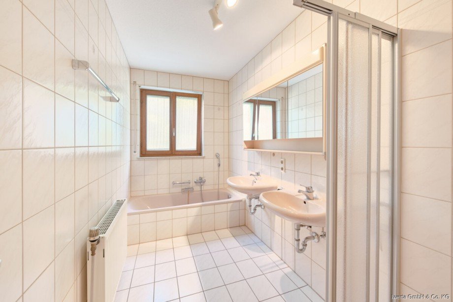 Badezimmer EG Zweifamilienhaus Winterbach