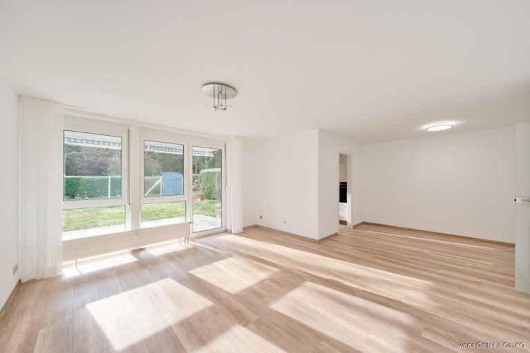Wohn- und Essbereich Welzheim Erdgeschosswohnung Drei auf einen Streich - Ruhe, Natur und Lebensqualit�t.