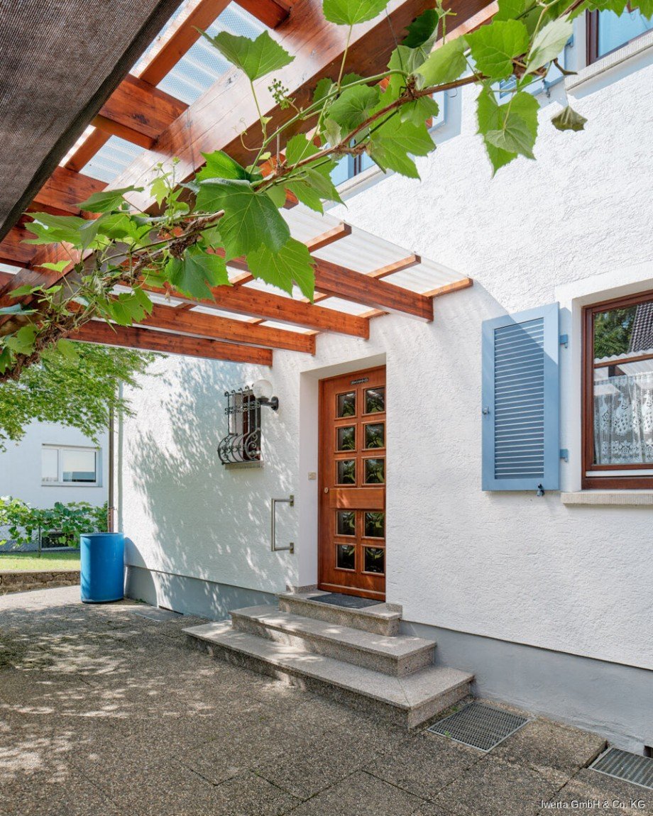 Eingangsbereich Zweifamilienhaus Pl�derhausen