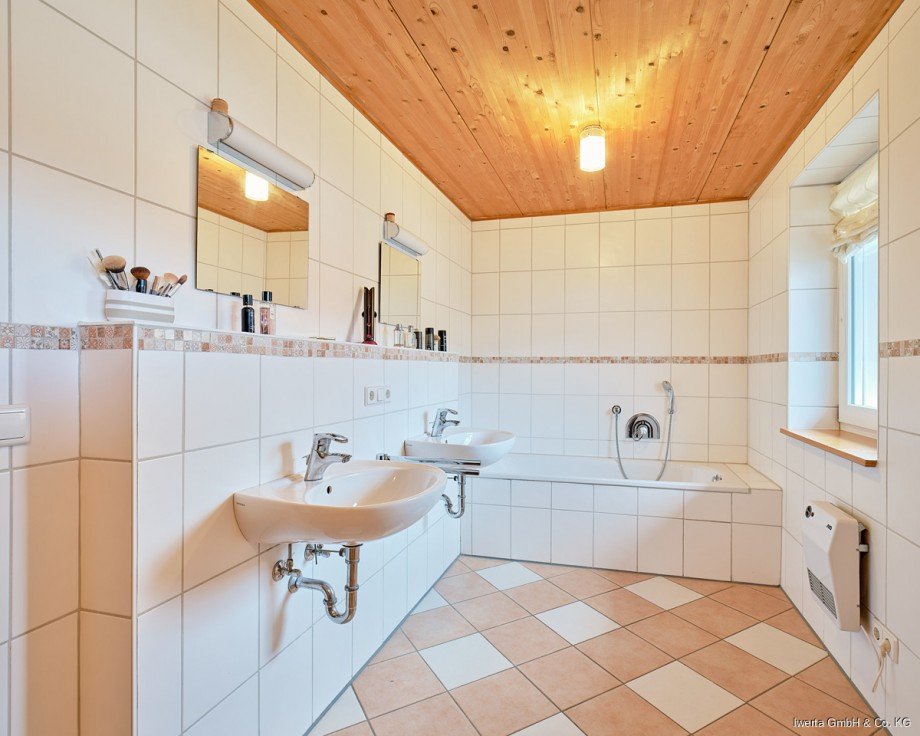 Badezimmer Reihenendhaus Urbach