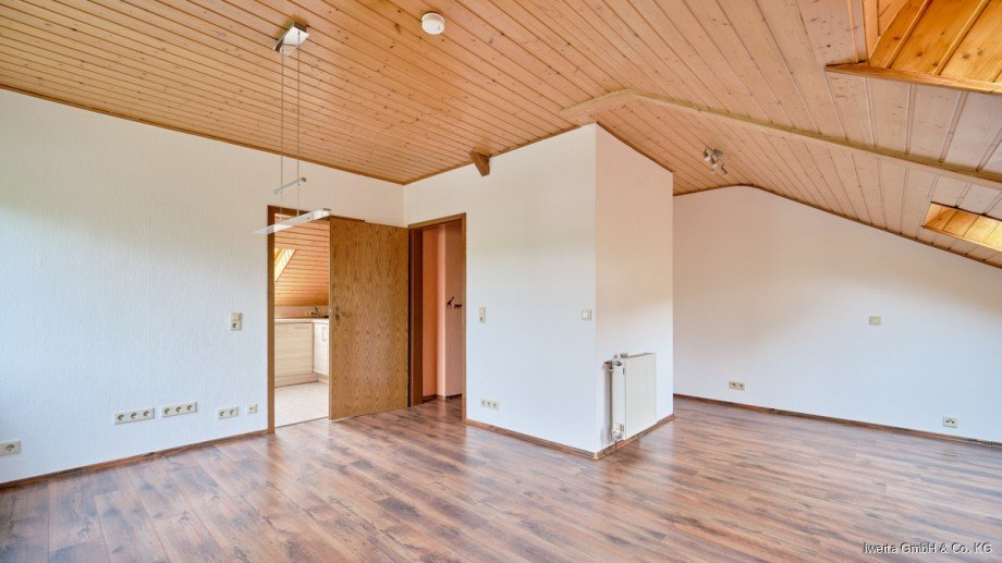 Wohn- Esszimmer DG Zweifamilienhaus Knittlingen